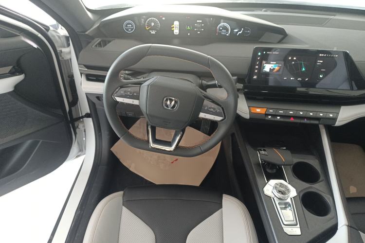 Used Changan UNI-V iDD 2024 Blue Whale Smart Electric iDD 136km ZhiKu Model