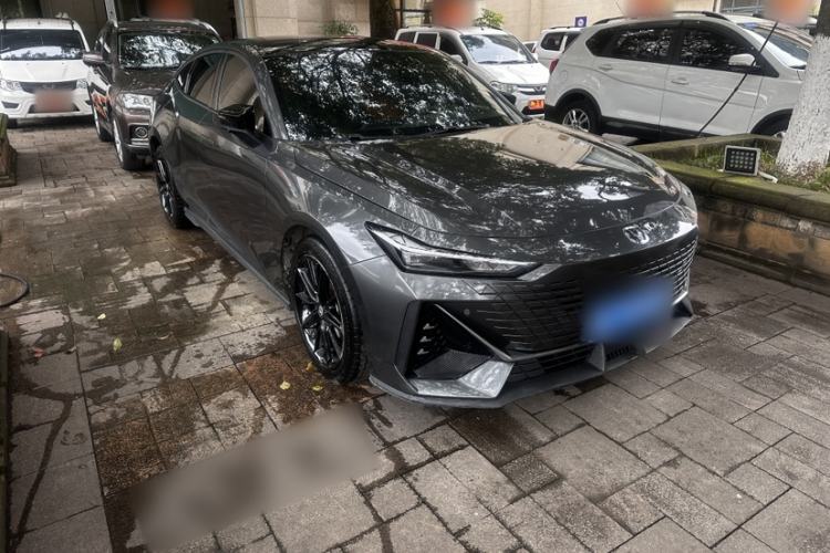 Used Changan UNI-V 2022 1.5T Prestige Version