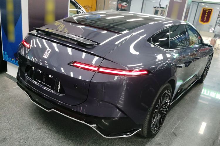 Used  12 2023 700 Three-Laser Rear-Wheel Drive Luxury Edition