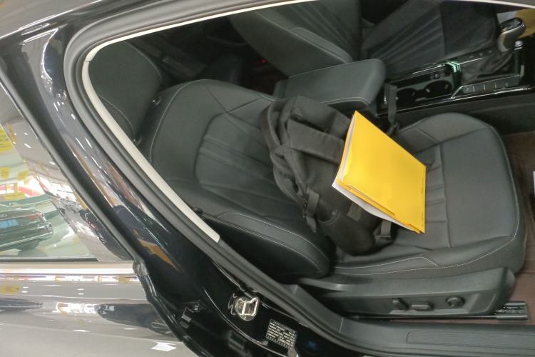 Used Volkswagen Passat 2025 Outstanding Model 330TSI Elite Edition
