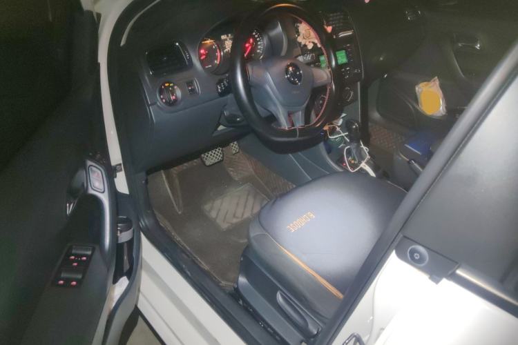 Used Volkswagen Polo 2014 1.4L Automatic Comfort Edition
