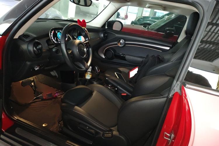 Used  MINI 2022 1.5T COOPER Classic Edition
