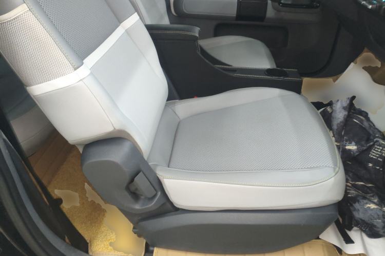 Used Baojun KiWi EV 2021 Artist Model Lithium Iron Phosphate