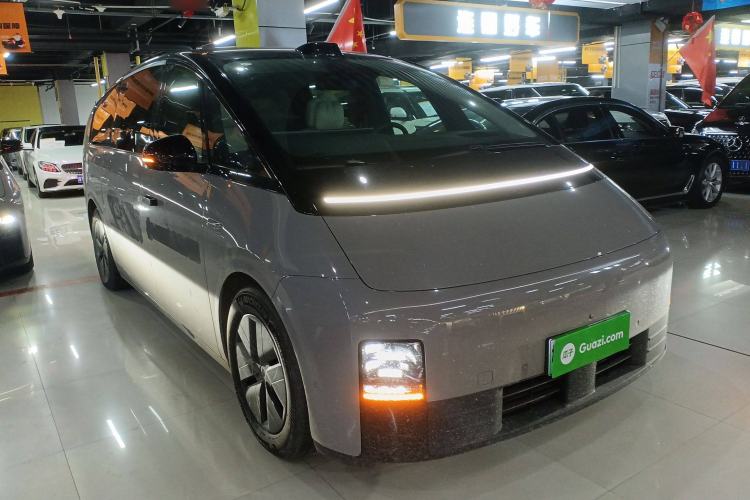 Used Li Auto MEGA 2024 Ultra Model
