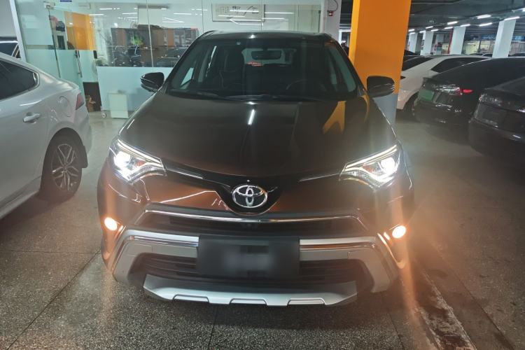 Used Toyota RAV4 2019 2.0L CVT Two-Wheel Drive Fashion X Limited Edition China V Standard
