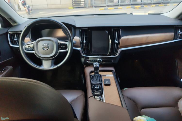 Used Volvo S90 2020 T5 Zhiyi Luxury Edition