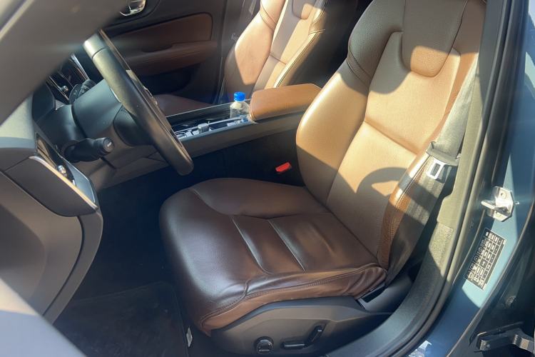 Used Volvo S60 2022 B4 Zhiyi Luxury Edition