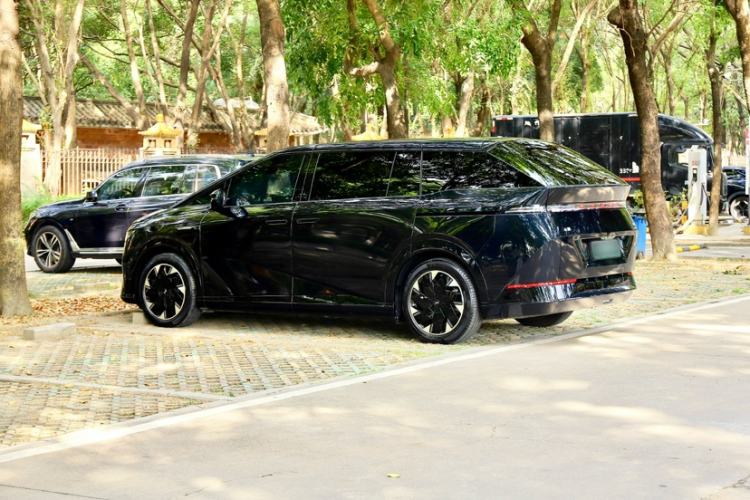 Used XPeng X9 2024 702 Ultra-Long Range Max