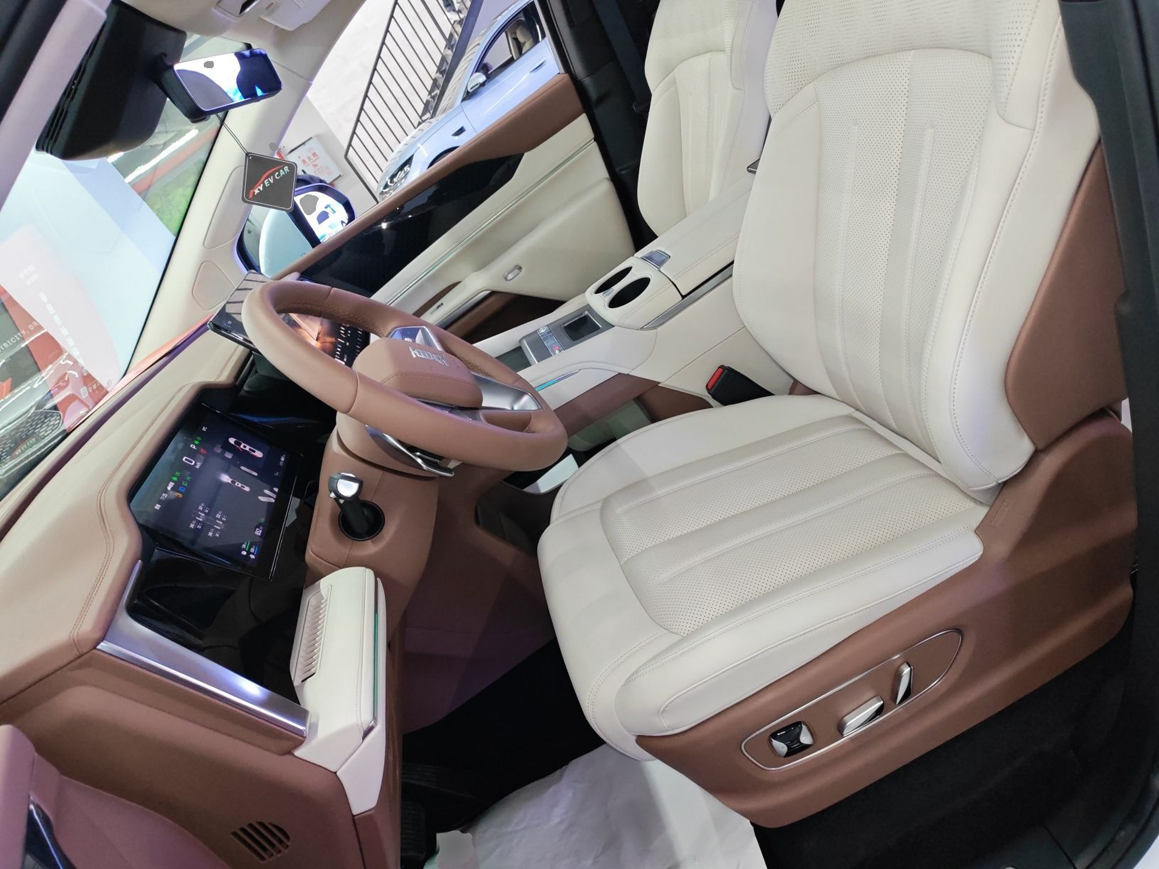 Переднее сиденье в автомобиле