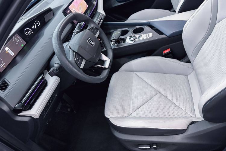 Used Changan UNI-V iDD 2023 ZhiDian iDD 1.5T 113km ZhiKu Model
