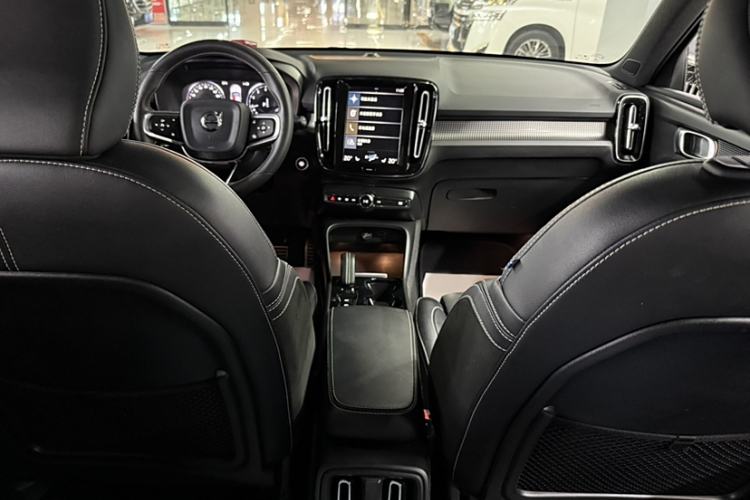 Used Volvo XC40 2020 T4 Four-Wheel Drive Smart & Sporty Edition
