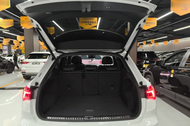 Used Audi Q3 2024 40 TFSI Fashion Dynamic Model