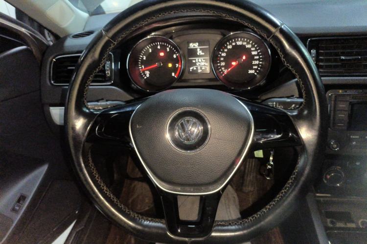 Used Volkswagen Sagitar 2015 1.6L Manual Comfort Model