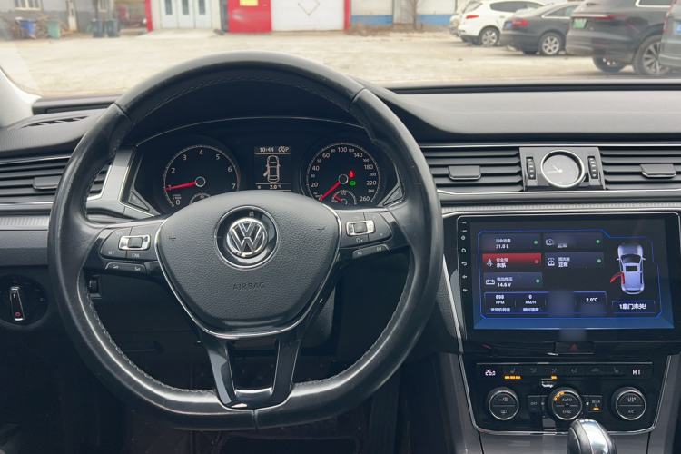 Used Volkswagen Passat 2017 330TSI DSG Luxury Edition
