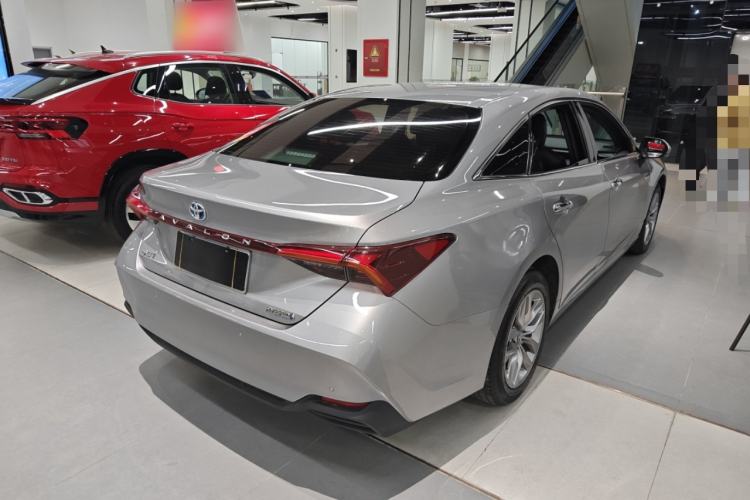 Used Toyota Avalon 2019 Dual-Engine 2.5L Luxury Edition China VI Standard
