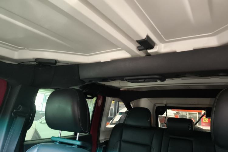 Used BAIC Off-Road BJ40 2016 40L 2.0T Manual All-Wheel Drive Prestige Edition
