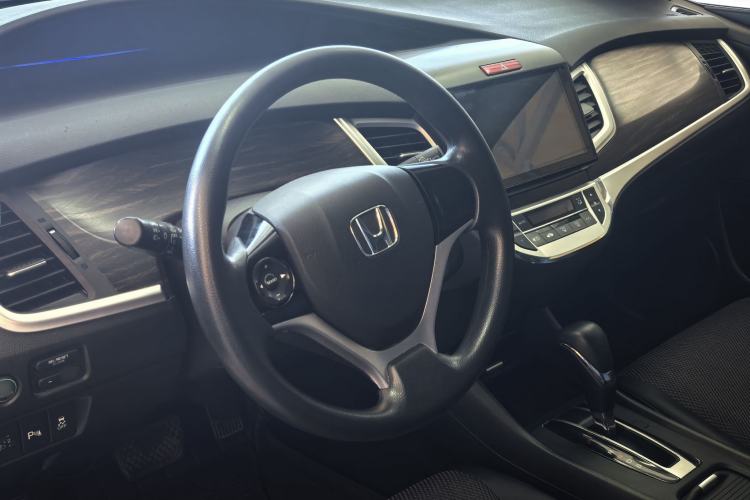 Used Honda Jade 2017 1.8L automatic Comfort version 5 seats
