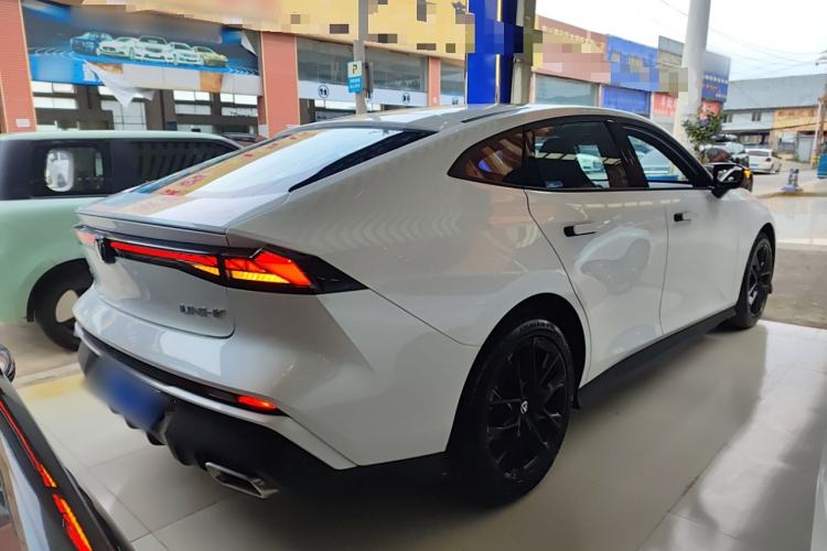 Used Changan UNI-V 2024 1.5T Prestige Edition
