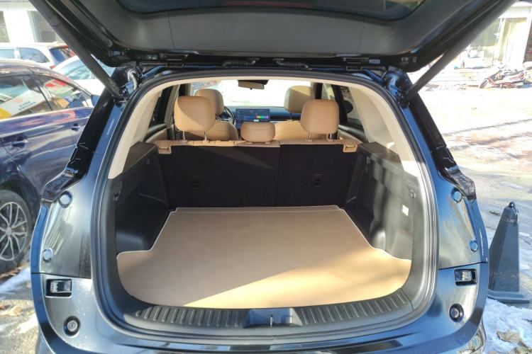 Used  E5 PLUS 2025 165 km Long-Range Version 5 Seats
