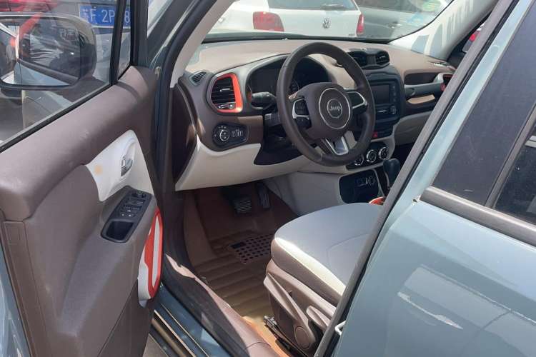 Used  Renegade 2016 1.4T Automatic Jingneng Edition
