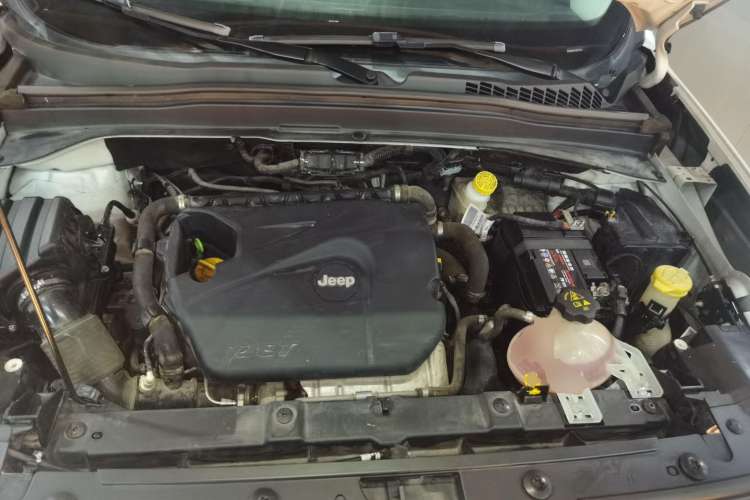 Used  Renegade 2018 Connected Large Screen Version 180T Automatic Kinetic Edition+
