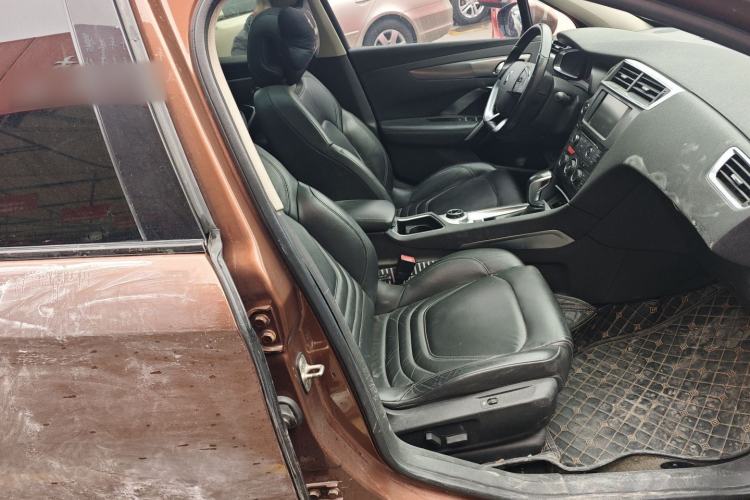 Used  6 2014 1.6T Luxury Edition THP200
