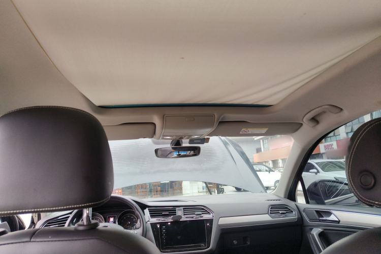 Used Volkswagen Tiguan L 2019 Revised 330TSI Automatic Two-Wheel Drive Smart & Luxury Edition China VI Standard
