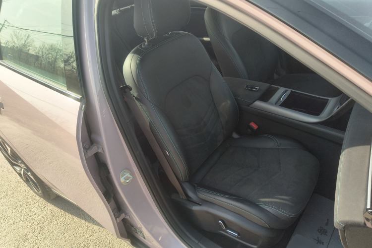 Used  L6 2024 125km Creative Edition
