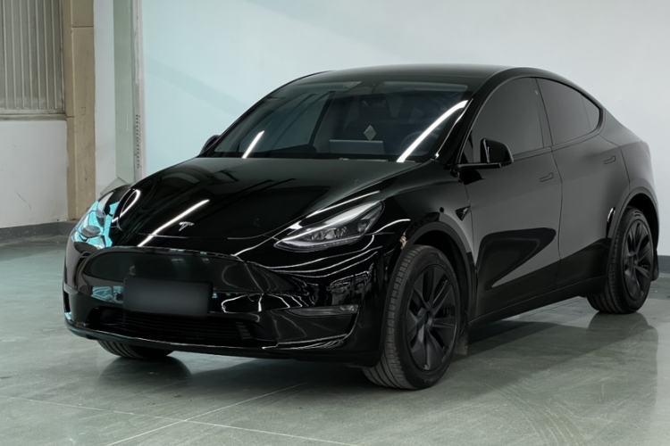 Used Tesla Model Y 2023 Long-Range All-Wheel-Drive Version
