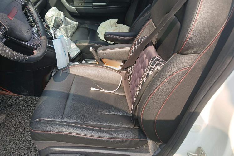 Used Haval H6 2015 Upgraded Model 1.5T Manual Two-Wheel Drive Elite Version
