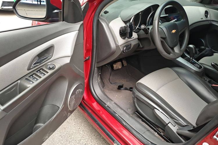 Used Chevrolet Cruze 2013 1.8L SE AT
