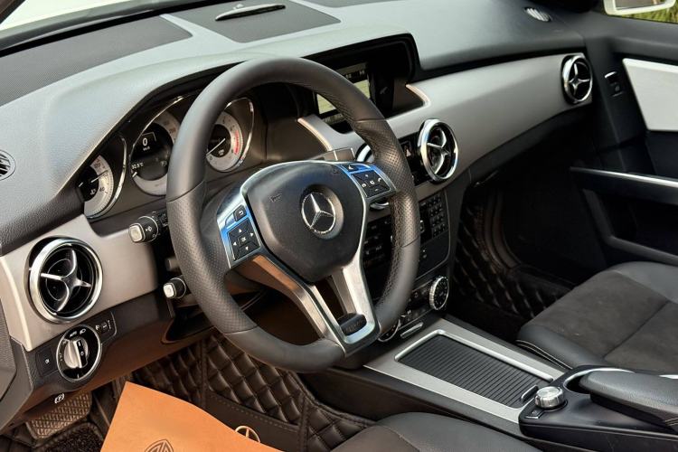 Used Mercedes-Benz GLK-Class 2015 GLK 260 4MATIC Dynamic Edition Ultimate Version