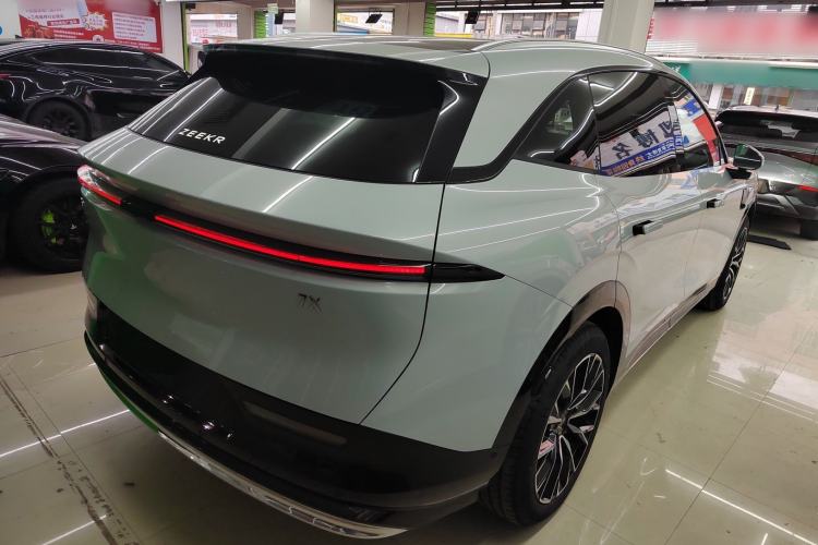 Used Zeekr 7X 2025 100 kWh Long-Range Rear-Wheel Drive with Intelligent Driving Features