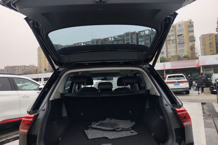 Used Volkswagen Tiguan L 2022 330TSI Automatic Two-Wheel Drive R-Line Enhanced Edition
