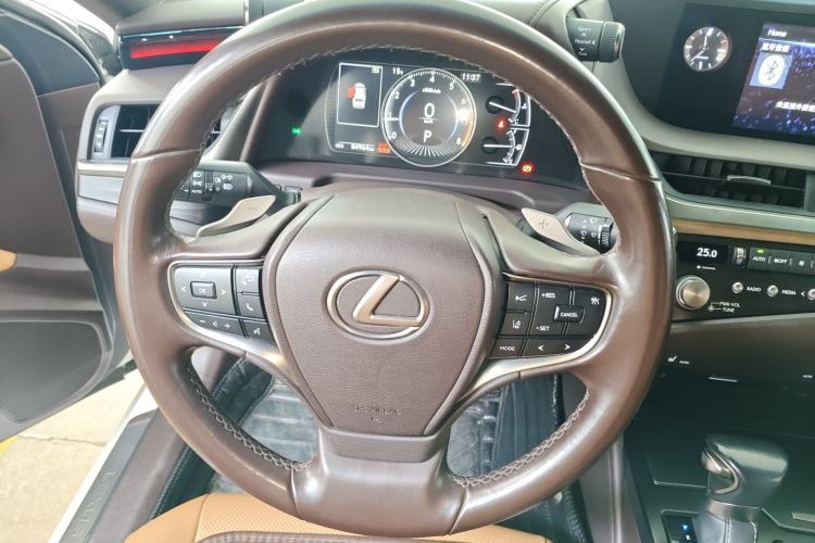 Used Lexus ES 2020 200 Excellence Edition
