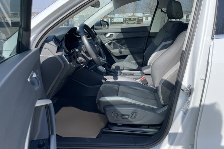 Used Audi Q3 2020 35 TFSI Fashion Dynamic Model
