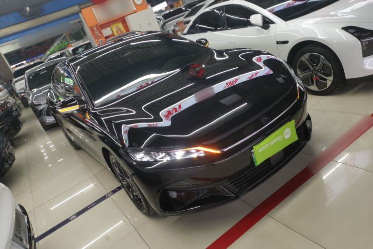 Used BYD Han 2024 EV Glory Edition 605KM Front-Wheel-Drive Premium Model
