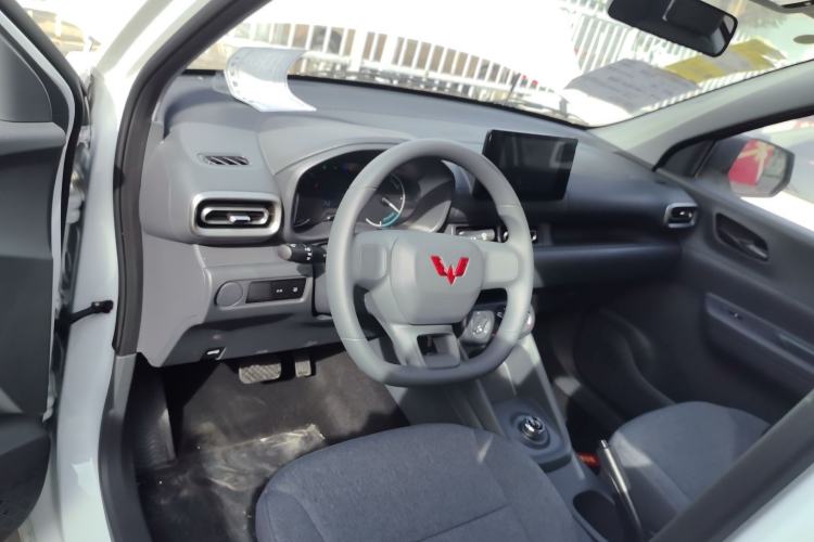 Used Wuling Hongguang New Energy 2024 All-Electric Model 300KM Standard Version