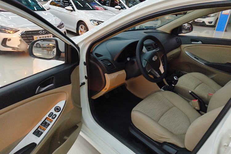 Used Hyundai Verna 2014 1.4L Manual Smart GLS Trim
