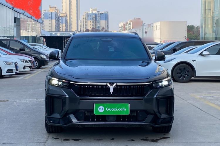 Used VOYAH FREE 2025 318 259 km All-Wheel-Drive Exploration Edition
