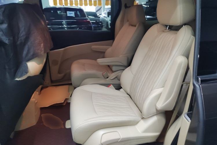 Used Buick GL8 2023 Facelifted Land Cruiser Executive Luxury Version