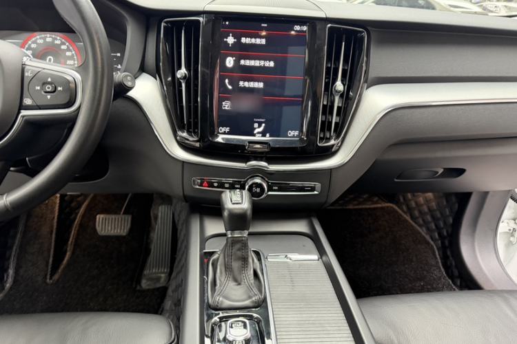 Used Volvo XC60 2019 T5 4x4 Smart Edition China VI Standard
