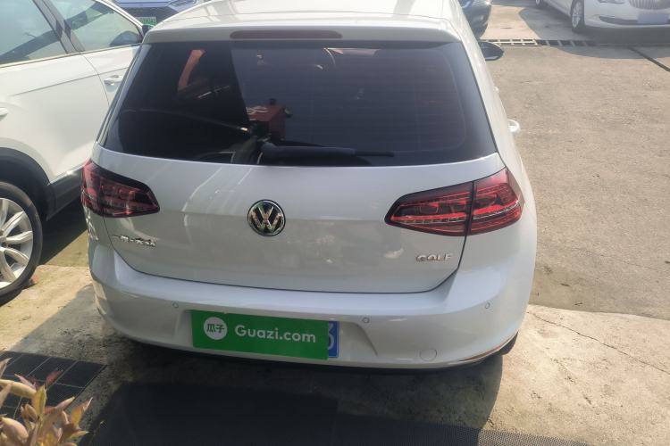 Used Volkswagen Golf 2017 1.6L Automatic Comfort Million-Vehicle Anniversary Edition
