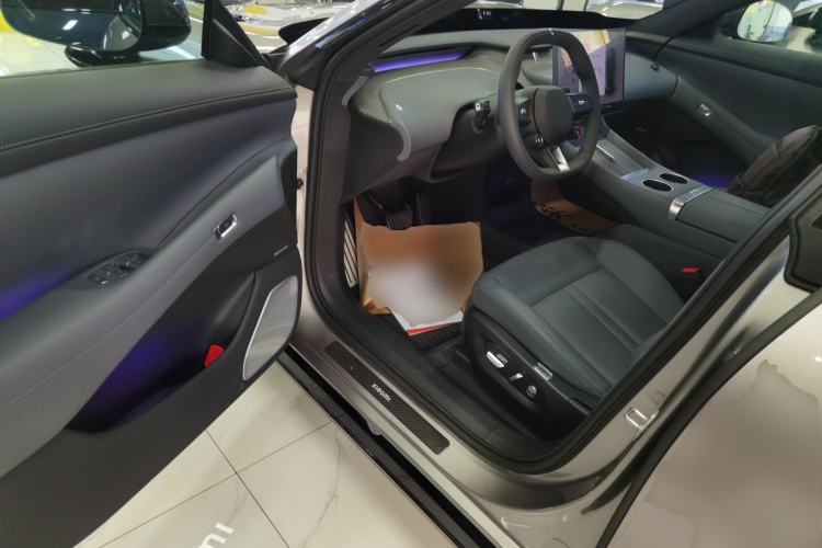 Used  YU7 2025 Ultra-Long Range High-Performance All-Wheel-Drive Max Edition
