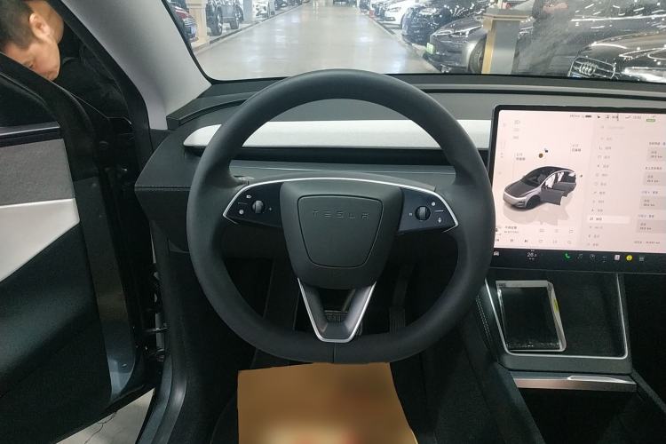 Used Tesla Model Y 2025 Rear-Wheel-Drive Version