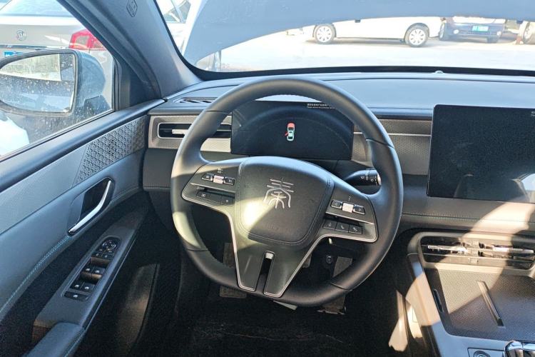 Used BYD Qin PLUS 2025 DM-i Smart Drive 55KM Leading Model