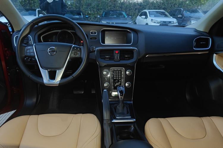 Used Volvo V40 2018 T3 Zhiyi Edition