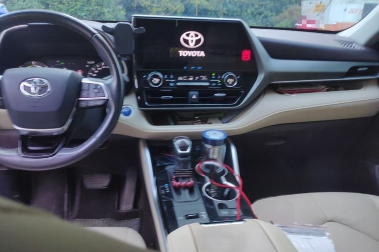 Used Toyota Highlander 2022 Dual-Engine 2.5L Four-Wheel Drive Prestige Version 7 Seats
