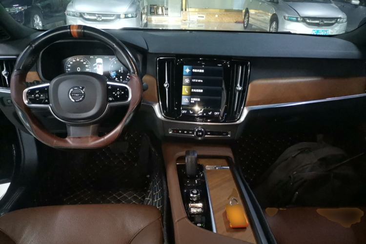 Used Volvo S90 2021 B5 Zhiyi Luxury Edition
