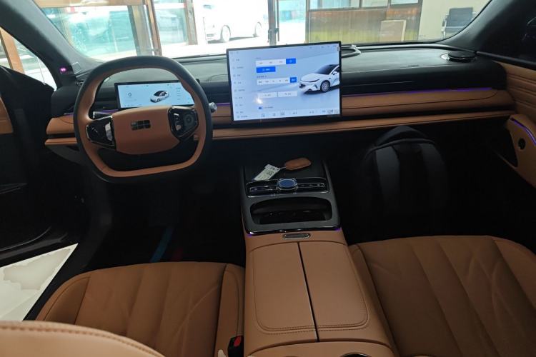 Used  Galaxy 8 2025 130km EM-P Exploration Edition